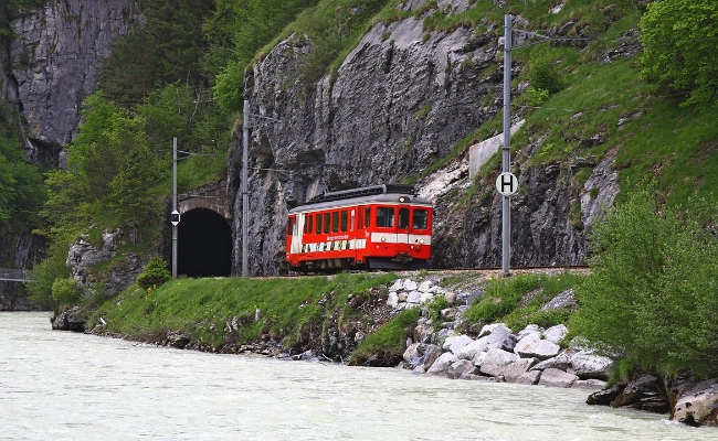 mib-bde-4-4-11-aareschlucht MIB BDe 4/4 11 -- Aareschlucht ost -- 20.05.2013