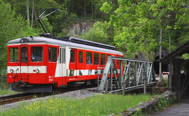 mib-bde-4-4-11-ew-spist MIB BDe 4/4 11 -- Innertkichen Unterwasser -- 20.05.2013