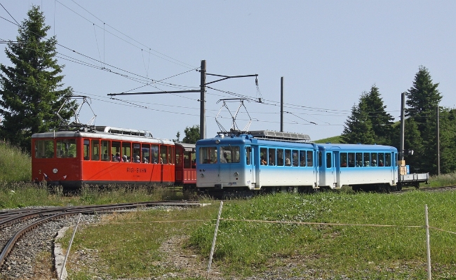rb-bhe-2-4-2-13-rigi-staffel RB Bhe 2/4 2, Bhe 2/4 13, Bt 23 -- Riggi Staffel -- 10.07.2010