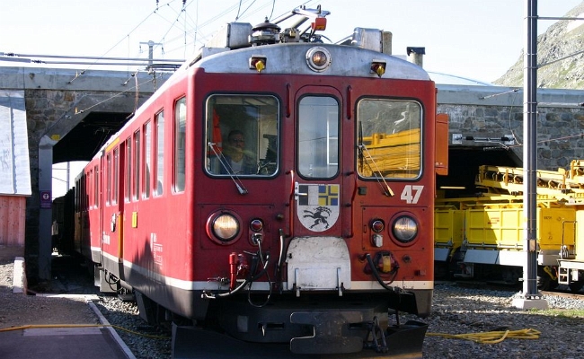 rhb-abe-4-4-47-bernina RhB, ABe 4/4 47 -- Bernina Ospizio -- 08.07.2009