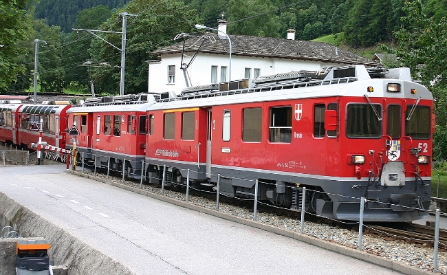rhb-abe-4-4-52-55-poschiavo RhB, ABe 4/4 52, ABe 4/4 55 -- Poschiavo -- 07.07.2009