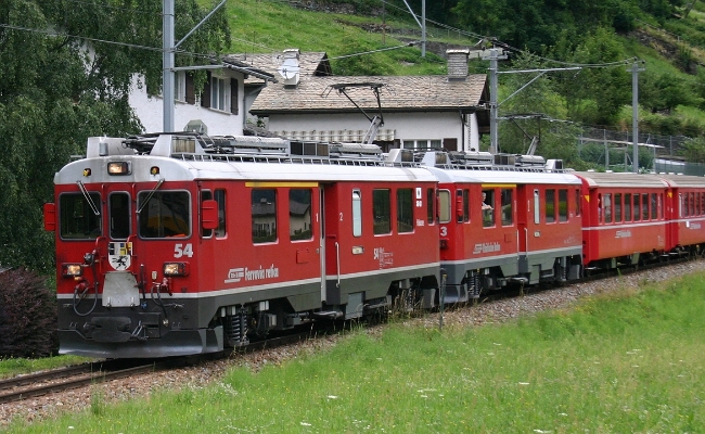 rhb-abe-4-4-53-54-privilasco RhB, ABe 4/4 54, ABe 4/4 53 -- Privilasco -- 07.07.2009