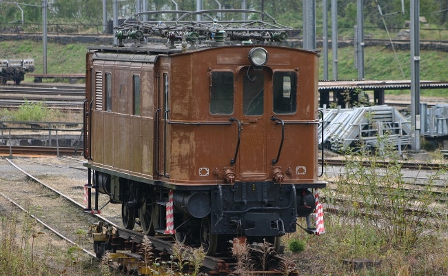 rhb-ge-2-4-207-arth-goldau-2 RhB, Ge 2/4 207 -- Arth Goldau RB -- 22.10.2009 -- En attente de restauration