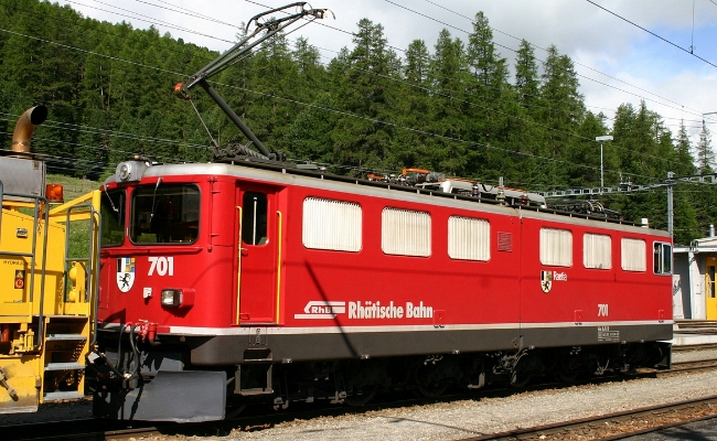 rhb-ge-6-6-701-pontresina RhB, Ge 6/6 II 701 -- Pontresina -- 08.07.2009