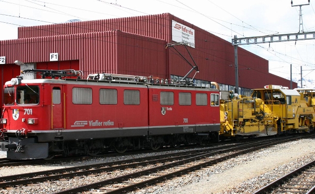 rhb-ge-6-6-701-samedan RhB, Ge 6/6 II 701 -- Samedan -- 08.07.2009