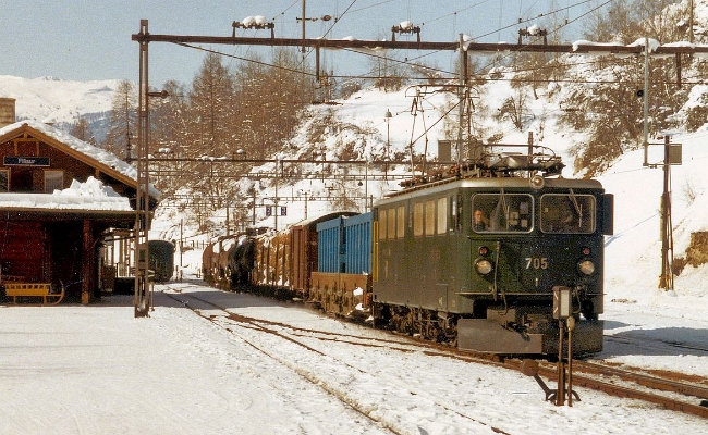rhb-ge-6-6-705-filisur RhB, Ge 6/6 II 705 -- Filisur -- 02.1984