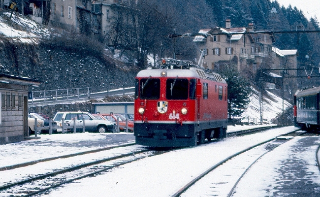 rhb-ge-4-4-614-thusis RhB, Ge 4/4 II 611 -- Thusis -- 02.1984