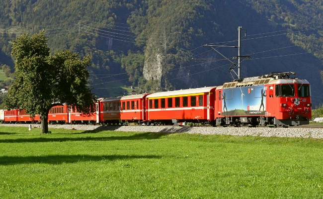 rhb-ge-4-4-617-malans RhB, Ge 4/4 II 617 -- Malans -- 11.10.2011
