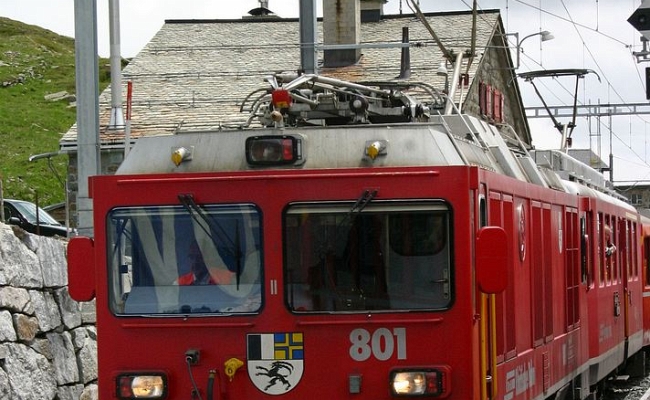 rhb-gem-4-4-801-ospizio RhB, Gem 4/4 801 -- Bernina Ospizio -- 07.07.2009