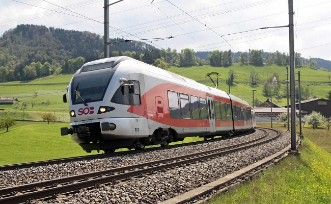 sob-rabe-526-045-0-samstagernt SOB RABe 526 045-0 -- Samstagern -- 07.05.2016