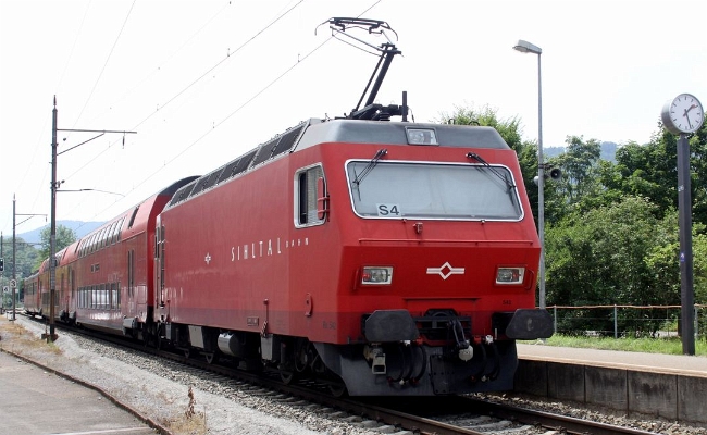szu-re-446-542-0-manegg SZU, Re 446 542-0 -- Manegg -- 04.07.2010
