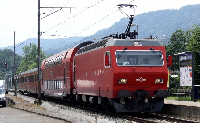 szu-re-446-543-8-manegg-2 SZU, Re 446 543-8 -- Manegg -- 04.07.2010