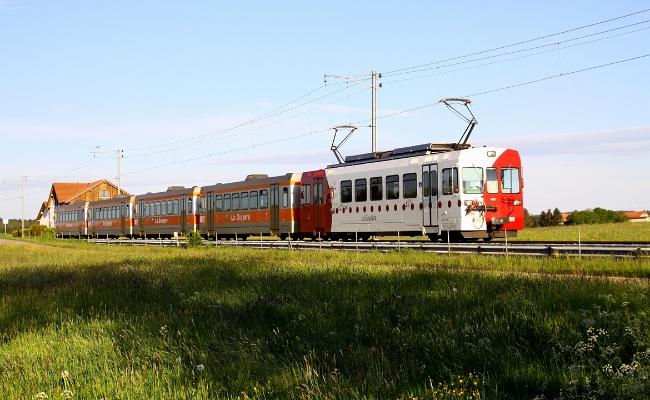 tpf-bde-122-4xbt-verrerie TPF, Be 4/4 122, 4x Bt -- Vaulruz -- 15.05.2012
