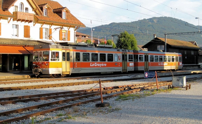 tpf-bde-123-chatelstdenis TPF, Be 4/4 123 -- Châtel-St-Denis -- 29.08.2008