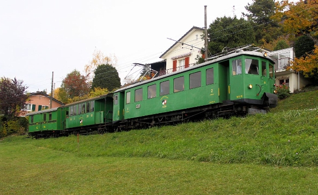 tpf-be-4-4-111-bcbouricloz GFM, TPF, Be 4/4 111 -- Blonay -- 31.10.2010 -- Circulation pour le compte du chemin de fer musée du Blonay-Chamby