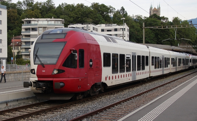 TPF RABe 527 193 UM CFF FLIRT Vevey TPF RABe 527 193 UM CFF RABe 523 016 -- Vevey -- 20.07.2019