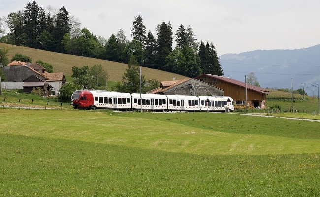 tpf-rabe-527-196-0-vuadens TPF, RABe 527 196-0 -- Vuadens -- 25.05.2014